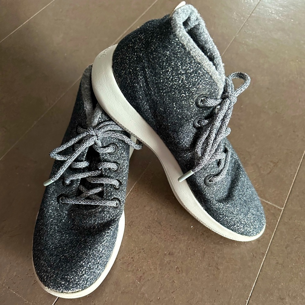 Allbirds size 9 high tops